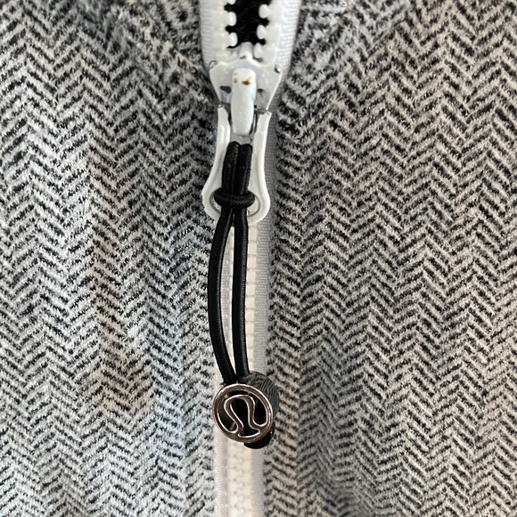 Lululemon Be Present Jacket - Picture 14 of 16
